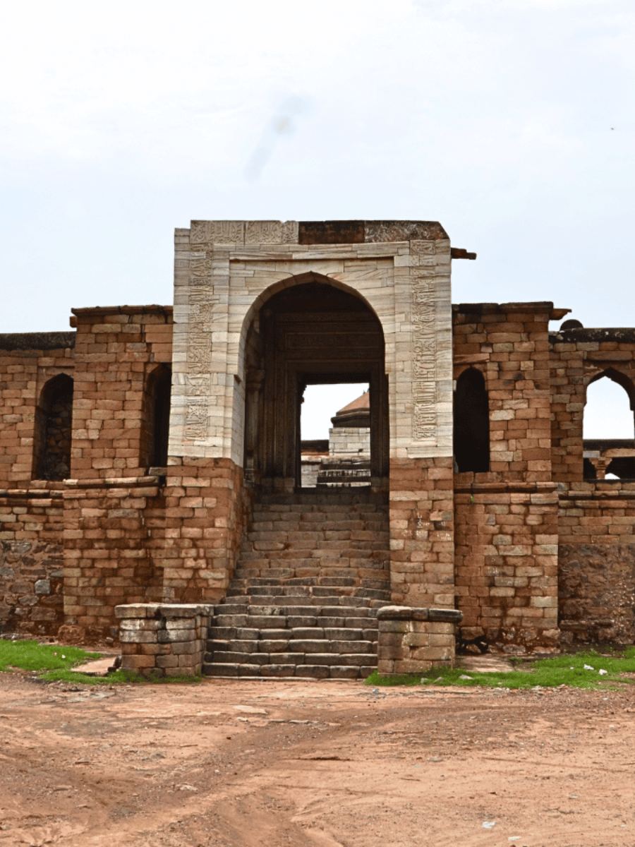 Sultangarhi Tomb