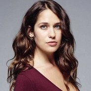 Lola Kirke