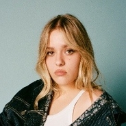 Maisy Stella
